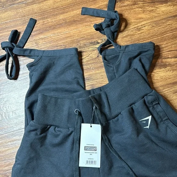 Women’s Gymshark High Waisted Joggers - black - small (NWT) - Picture 3 of 5
